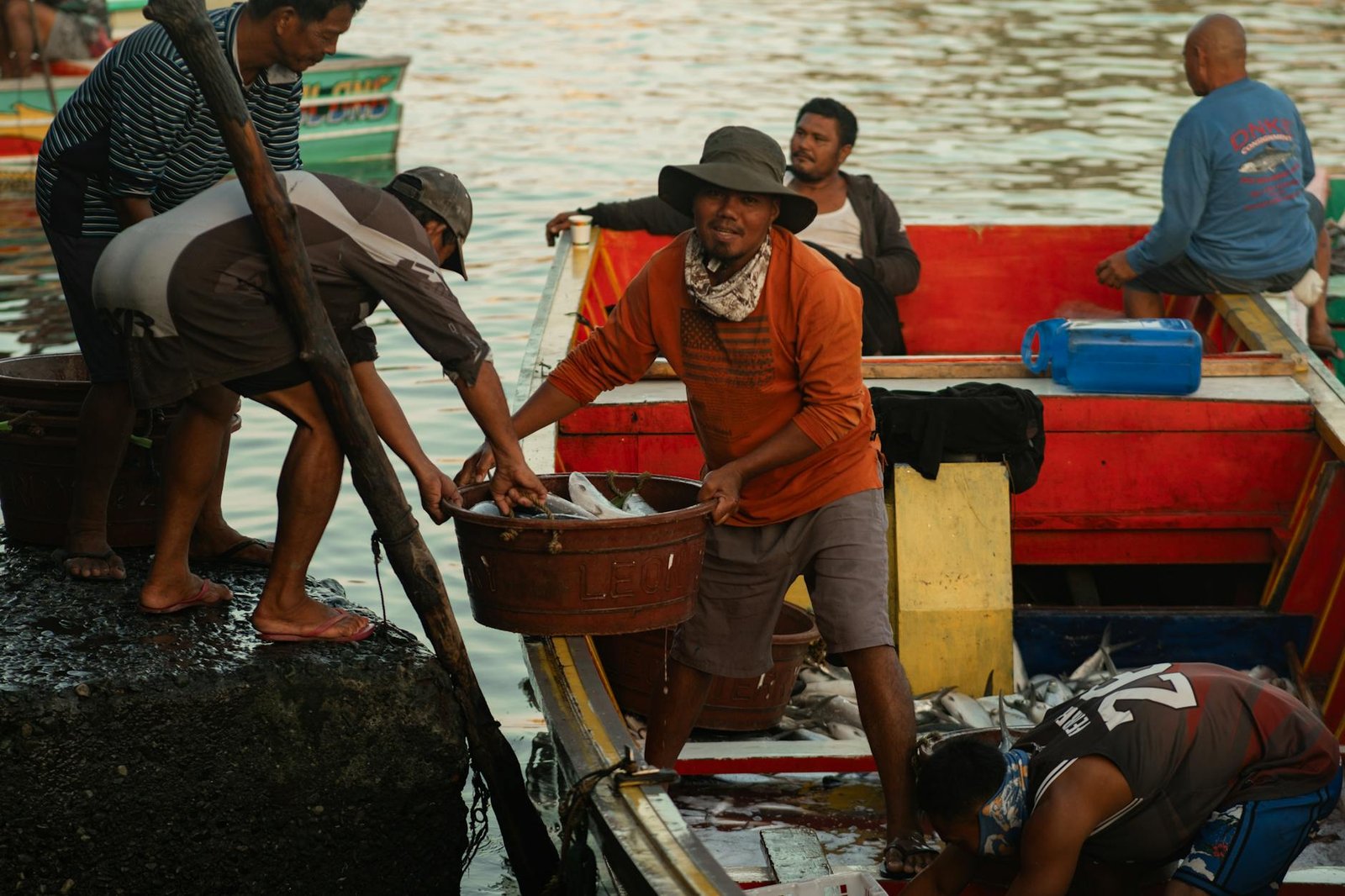 Strategi pemberdayaan masyarakat pesisir Madura lewat pelatihan keterampilan, pengelolaan laut, dan pemasaran produk lokal