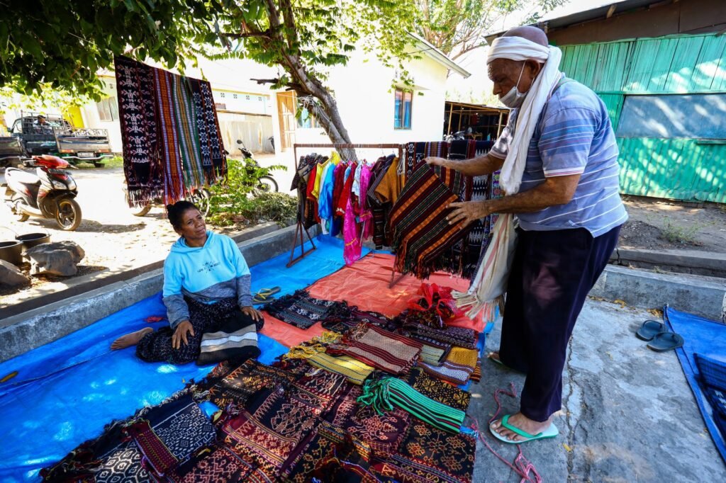 Transformasi Ekonomi Berbasis Budaya di Madura: Kunci Pertumbuhan Inovatif dan Kesejahteraan Lokal Peta peluang investasi di sektor ekonomi Madura: pertanian, pariwisata, dan energi terbarukan