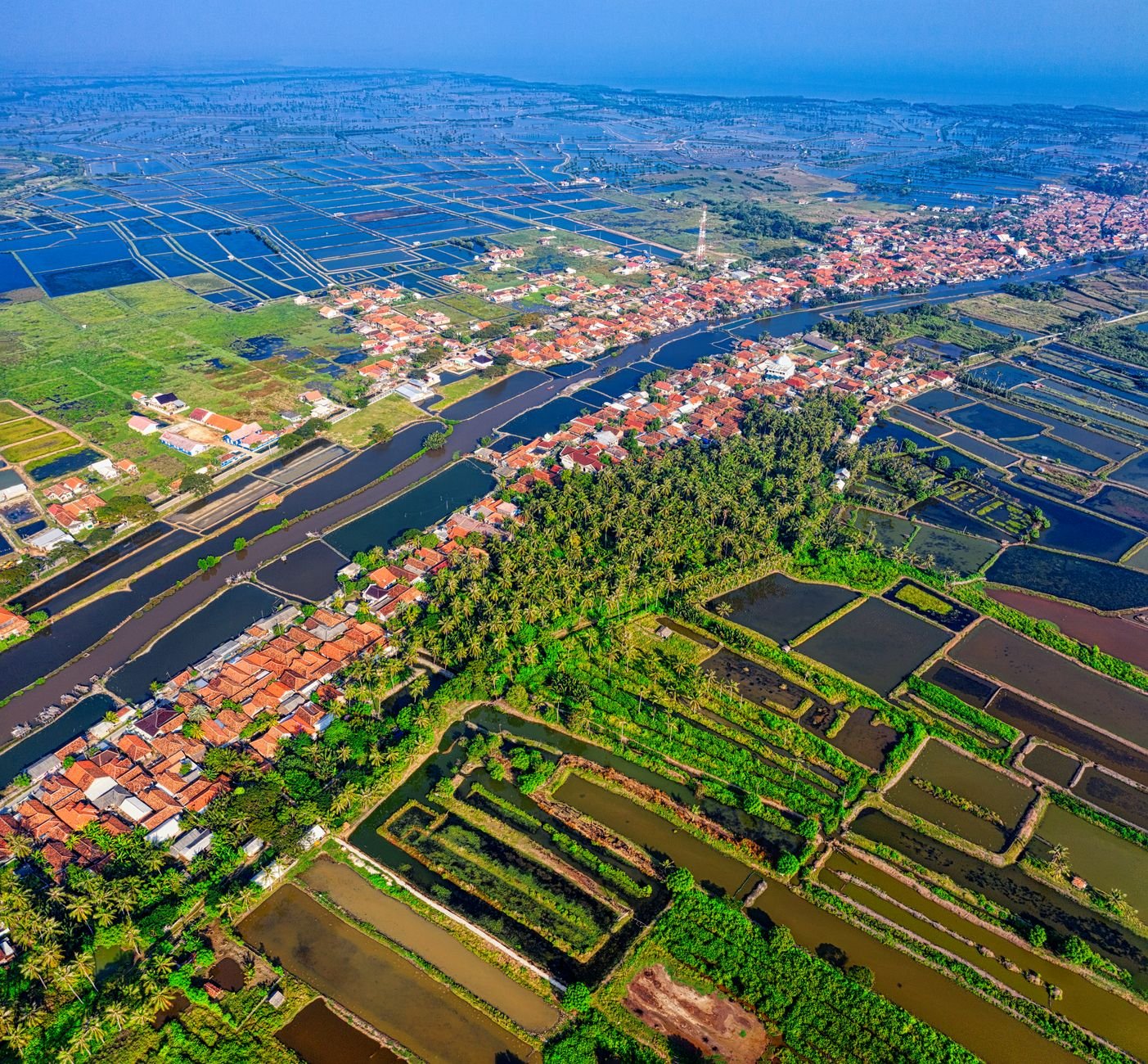 Peta visual strategi pengembangan kawasan ekonomi Madura dengan jaringan infrastruktur, industri, dan investasi
