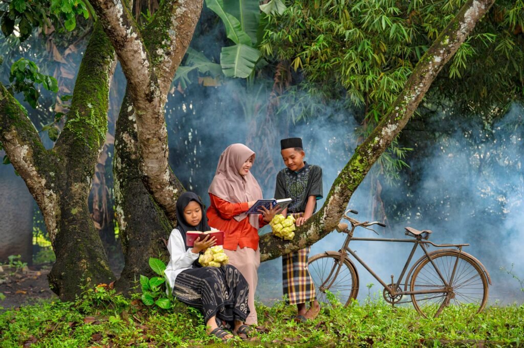 Peran Pendidikan dalam Menggerakkan Ekonomi Masyarakat Madura: Kunci Pembangunan Berkelanjutan dan Kesempatan Baru